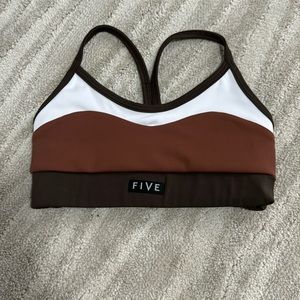 Five dancewear, girls, youth, large, an excellent condition.